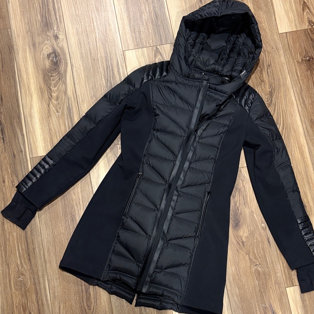 Mid thigh black jacket